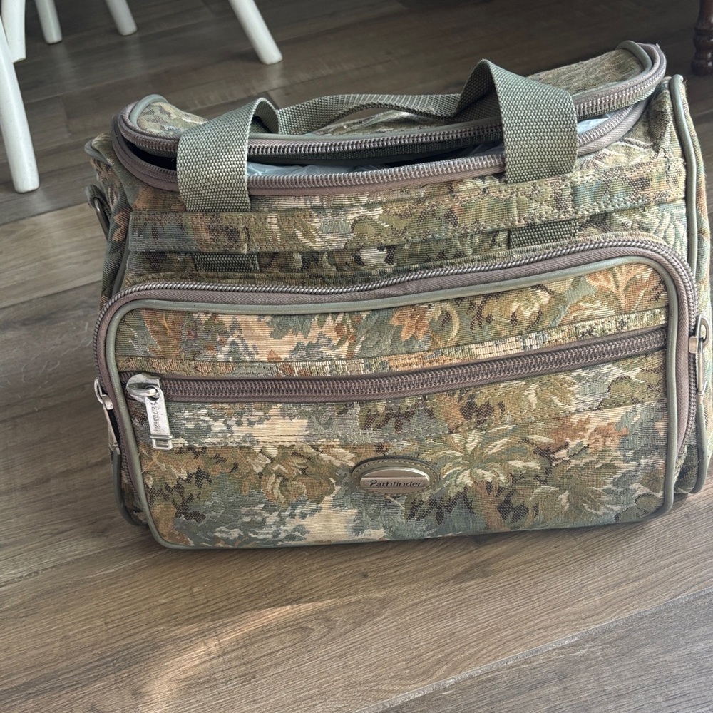Vintage tapestry Weekend Bag Pathfinder